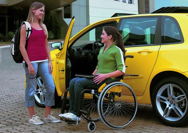 Em janeiro, a compra de veículo 0 km com isenção do ICMS – que antes beneficiava apenas pessoas com deficiência condutores - foi estendida às pessoas com deficiência física não condutores, bem como pessoas com deficiência visual, intelectual e autista